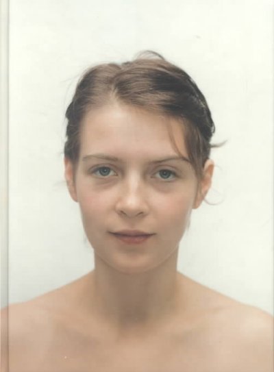 Rineke Dijkstra : portraits / text by Katy Siegel ; foreword by J. Medvedow.
